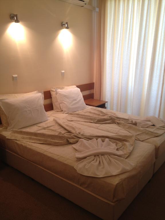 Family Hotel Deykin Sunny Beach Eksteriør billede